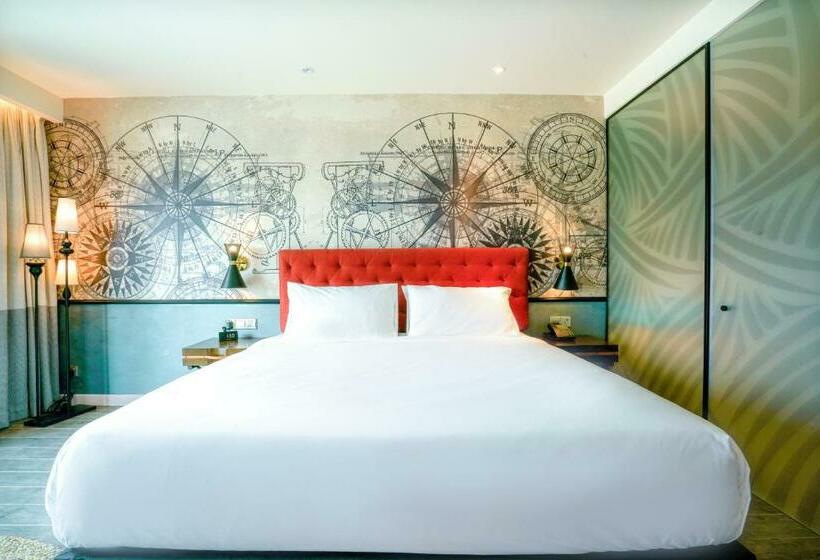 디럭스 룸 킹사이즈 침대, Mercure Langkawi Pantai Cenang