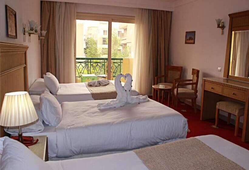 Superior Triple Room, Regency Pyramids
