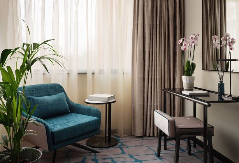 Студия Стандарт, Dao By Dorsett West London