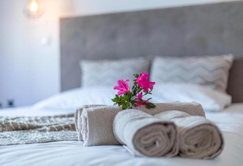 Quarto Estandar com Terraço, Carvão Pdl Inn