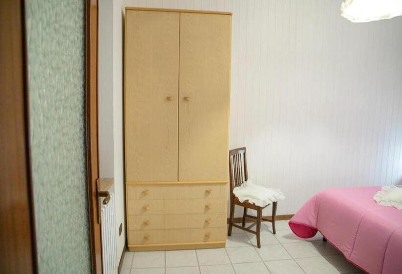 اتاق استاندارد سه نفره, B&b Nonna Bi