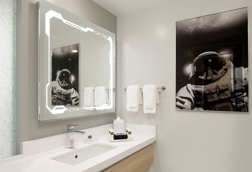 Delüks Oda, Astra Hotel, Seattle, A Tribute Portfolio Hotel By Marriott   No Resort Fees