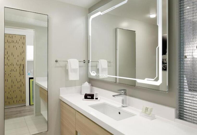 Premium Oda, Astra Hotel, Seattle, A Tribute Portfolio Hotel By Marriott   No Resort Fees