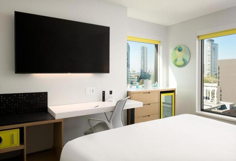Büyük Çift Kişilik Yataklı Standart Oda, Astra Hotel, Seattle, A Tribute Portfolio Hotel By Marriott   No Resort Fees