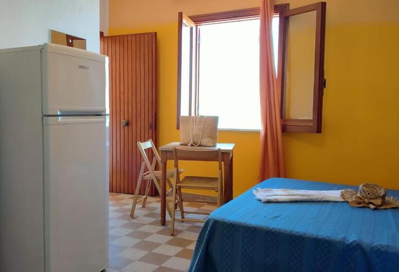 اتاق اکونومی, Testa Di Monaco   Basic Beach Accommodations
