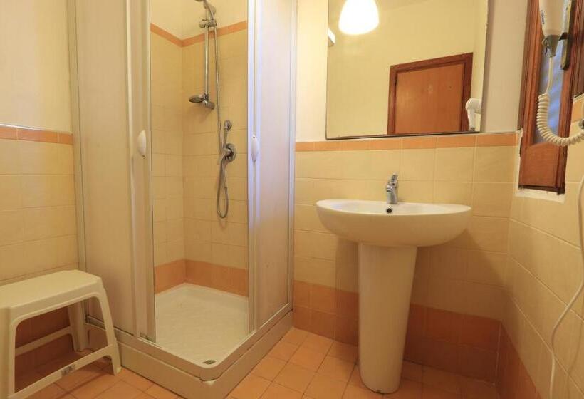 سوییت, Testa Di Monaco   Basic Beach Accommodations