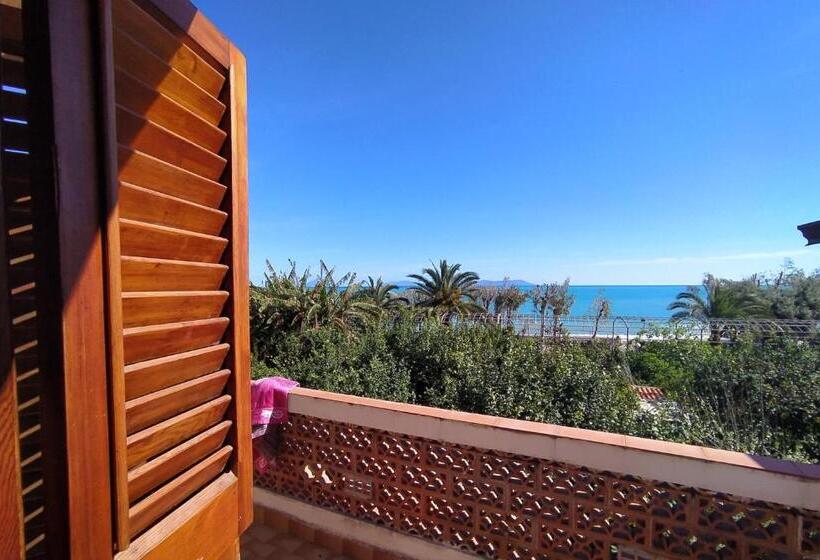 سوئیت با بالکن, Testa Di Monaco   Basic Beach Accommodations