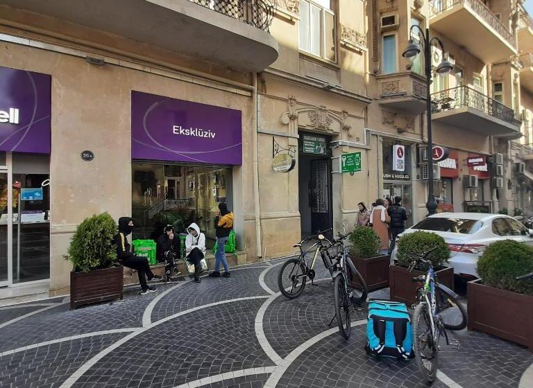 اتاق خانوادگی, Markaz Hotel Nizami Street