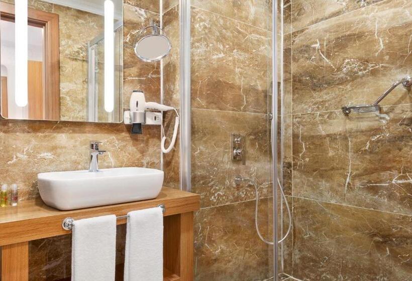 חדר סטנדרט לשלושה, Ramada By Wyndham Elbistan