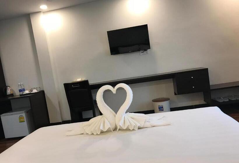 キングサイズベッドのデラックスルーム, Apple Hotel Two   Near Phnom Penh Airport
