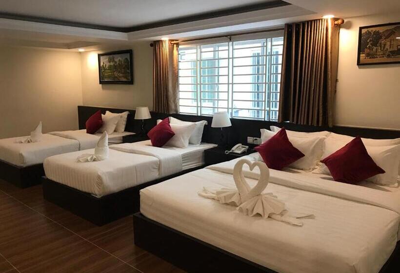 Трехместный Президентский, Apple Hotel Two   Near Phnom Penh Airport