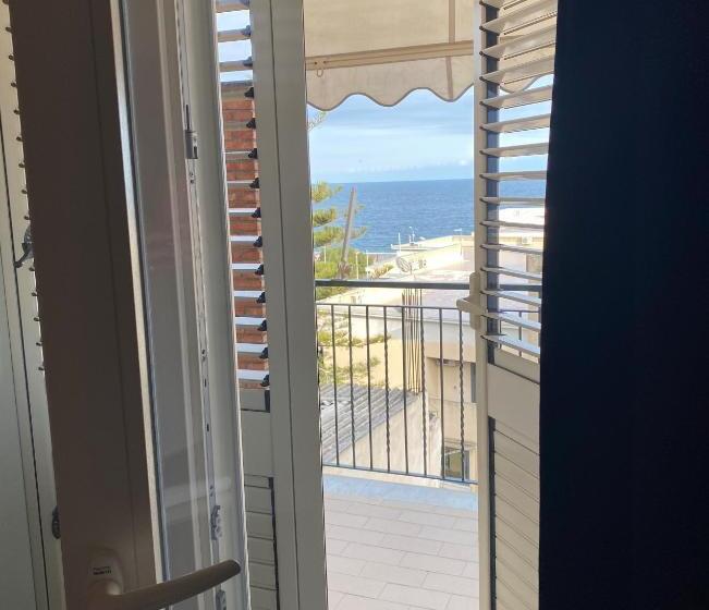 آپارتمان 1 خوابه با چشم‌انداز دریا, Riviera Ionica
