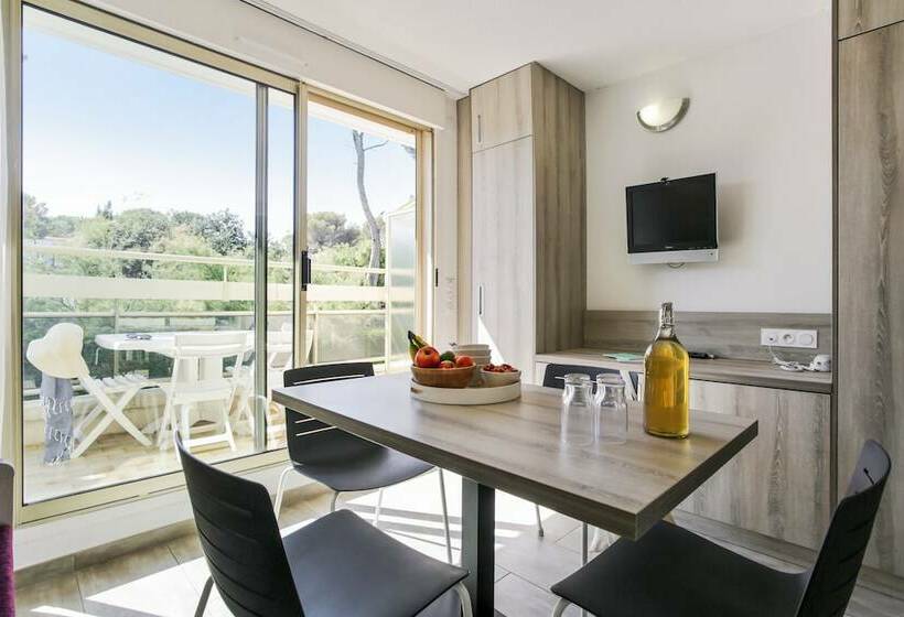 Студио Стандарт Вид на Сад, Résidence Pierre & Vacances La Corniche D Or