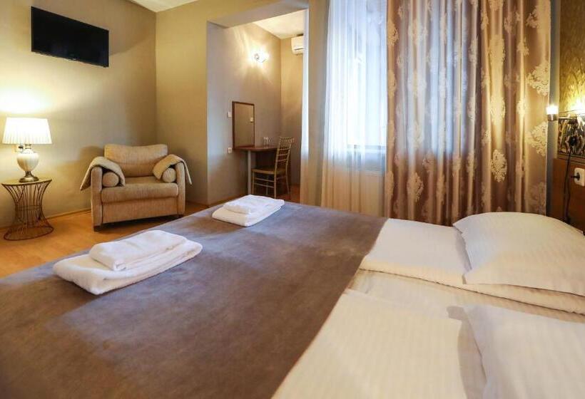 Quarto Estandar com Sacada, Complex Baroto