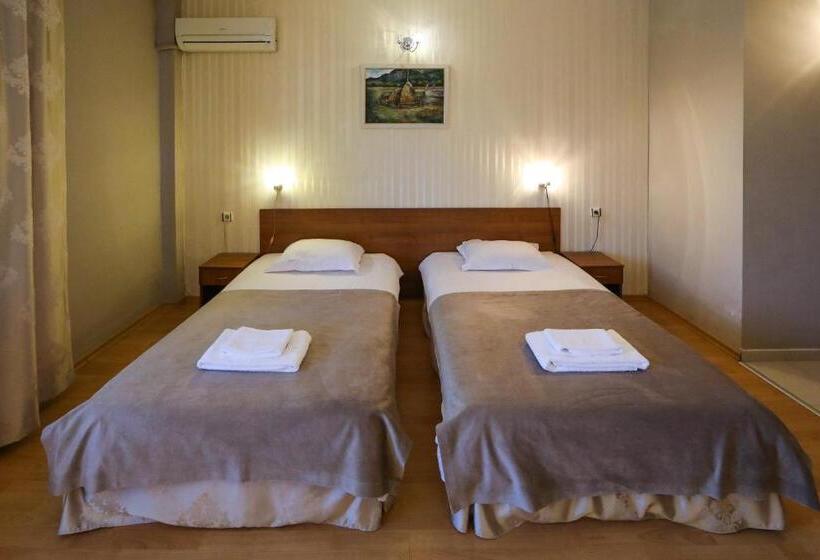 Quarto Estandar com Sacada, Complex Baroto