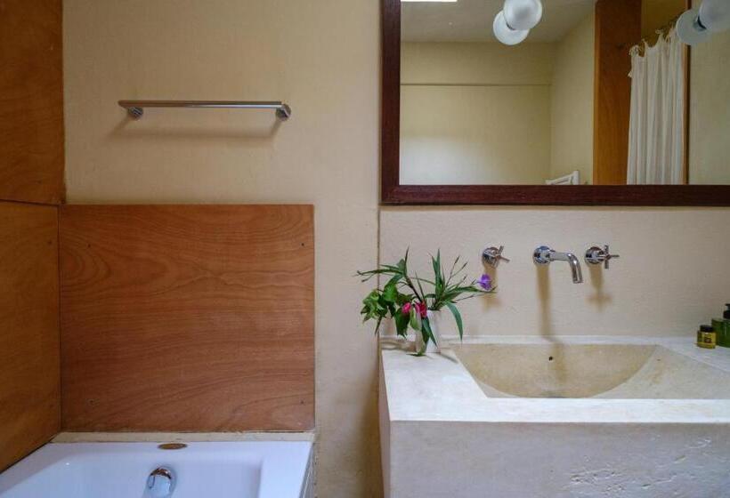 اتاق استاندارد سه نفره, Masseria Bernardini Art Resort