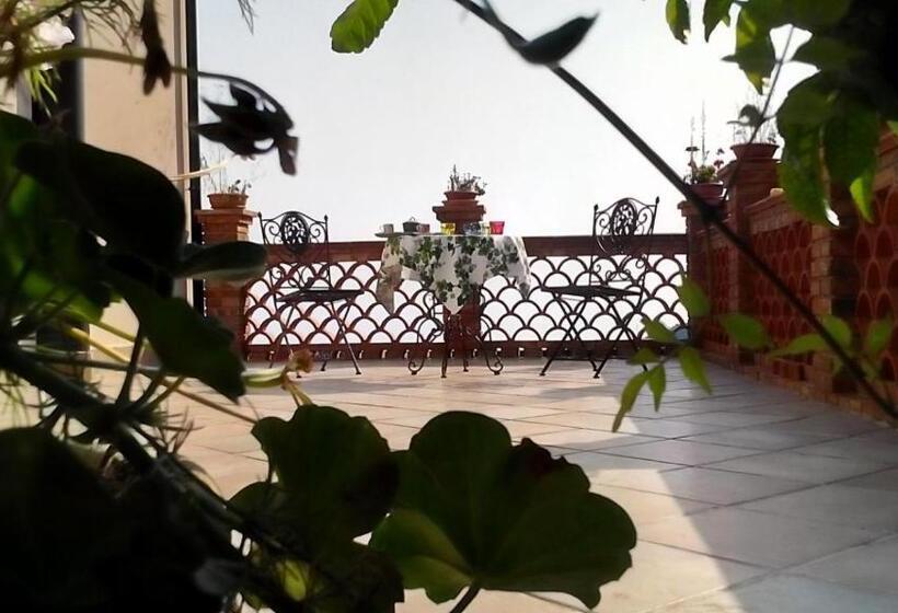Номер Стандарт Вид на Море, L Orangerie