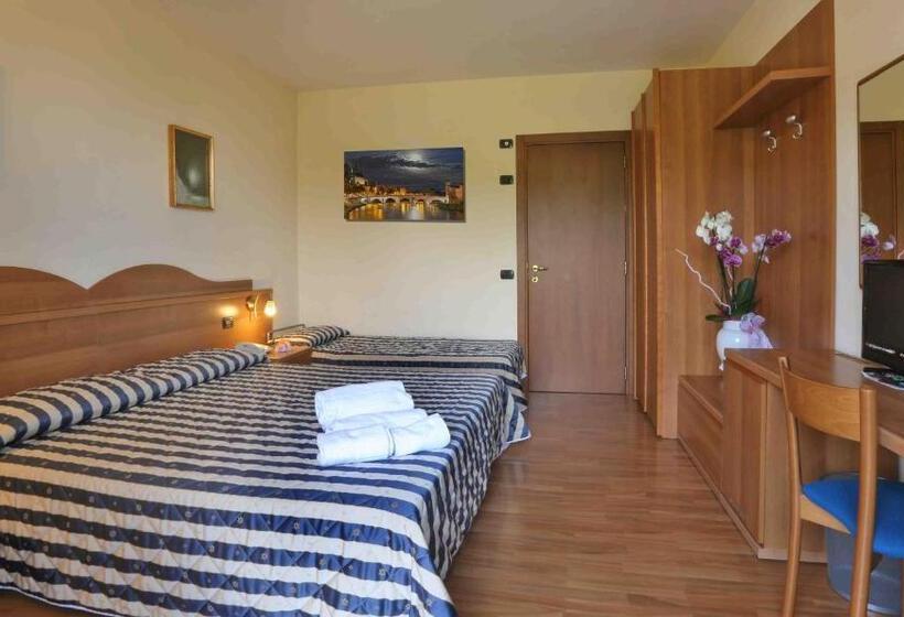Трехместный Номер Комфорт, Costabella