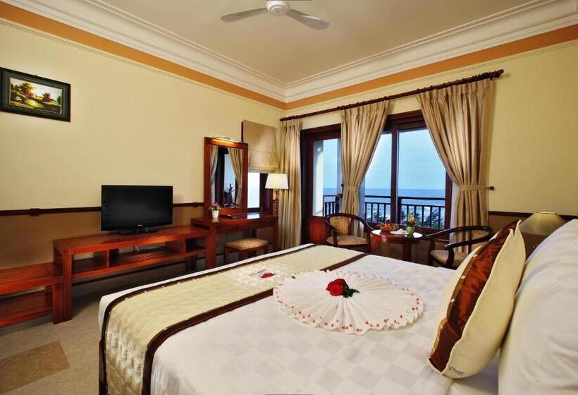 اتاق لوکس با چشم‌انداز باغ, Golden Coast Resort & Spa