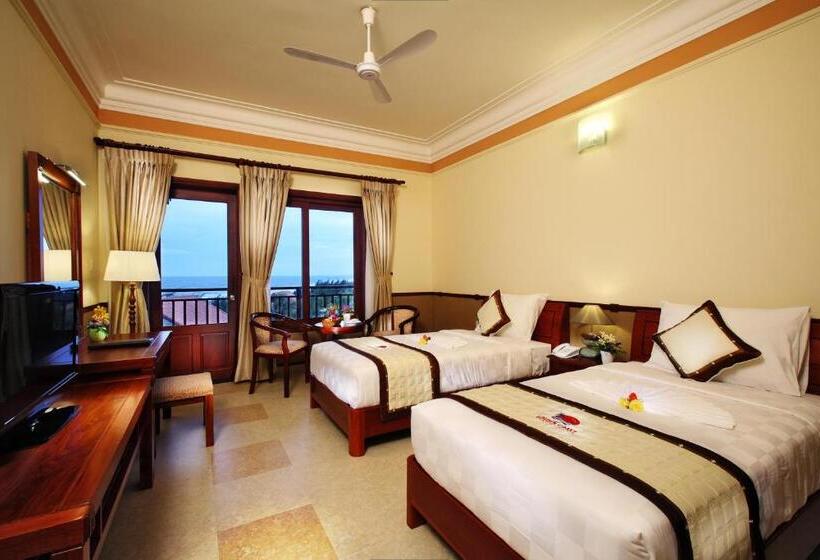 اتاق لوکس با چشم‌انداز باغ, Golden Coast Resort & Spa