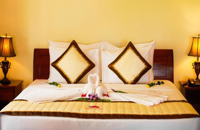 اتاق لوکس با چشم‌انداز دریا, Golden Coast Resort & Spa