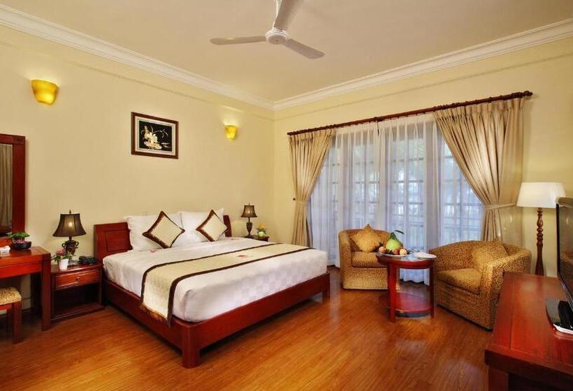 بانگلوی استاندارد, Golden Coast Resort & Spa
