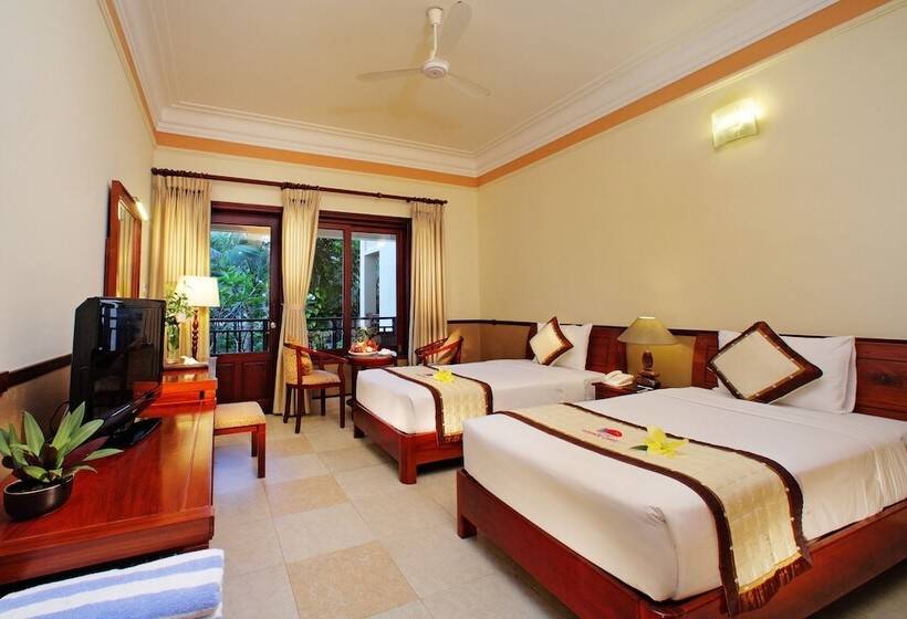 اتاق لوکس با چشم‌انداز باغ, Golden Coast Resort & Spa