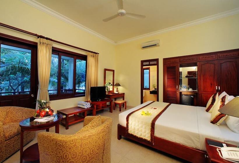اتاق لوکس با چشم‌انداز دریا, Golden Coast Resort & Spa