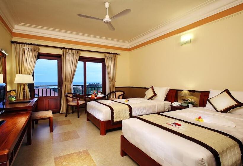 اتاق لوکس با چشم‌انداز دریا, Golden Coast Resort & Spa