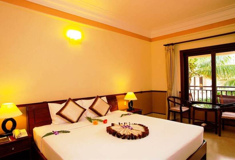 اتاق لوکس با چشم‌انداز دریا, Golden Coast Resort & Spa