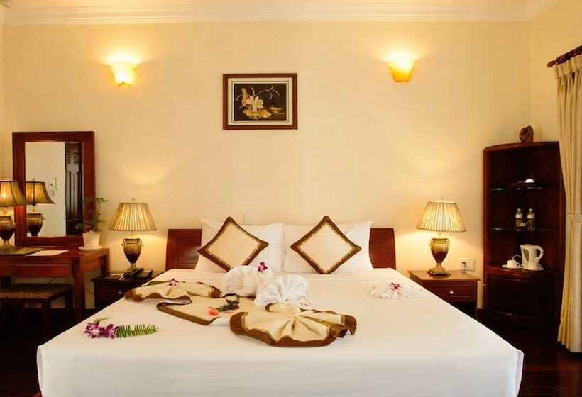 بانگلوی استاندارد, Golden Coast Resort & Spa