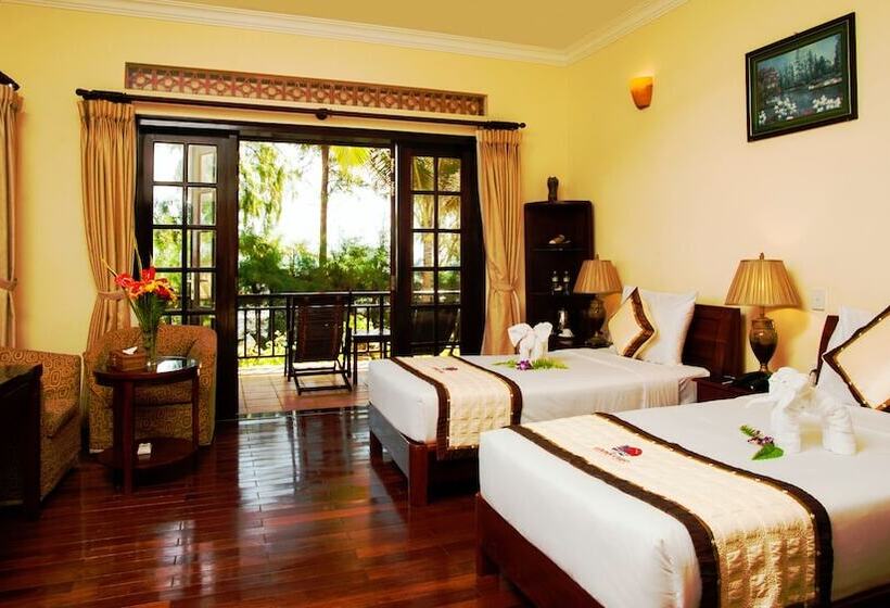 بانگلوی استاندارد, Golden Coast Resort & Spa