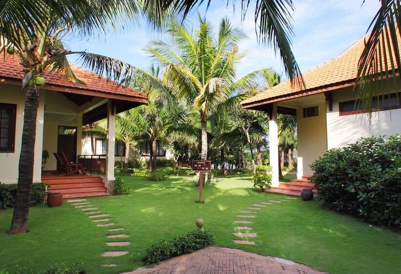 بانگلوی استاندارد, Golden Coast Resort & Spa