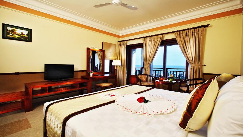 اتاق لوکس با چشم‌انداز دریا, Golden Coast Resort & Spa