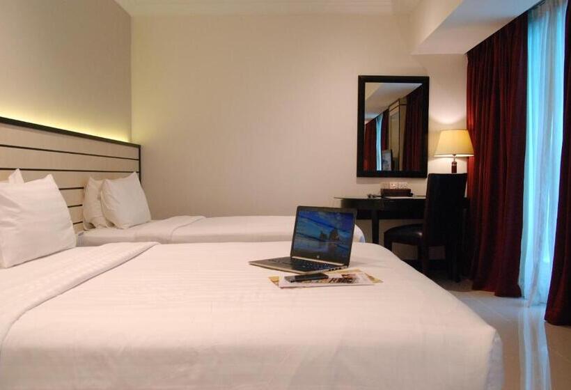 Трехместный Номер Deluxe, Pacific Palace