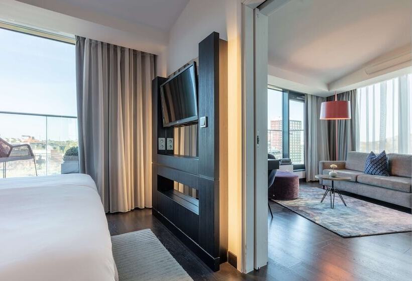 Полулюкс с Балконом, Radisson Blu Riverside