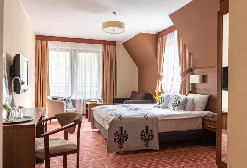 Quarto Estandar, Willa Pod Skocznią