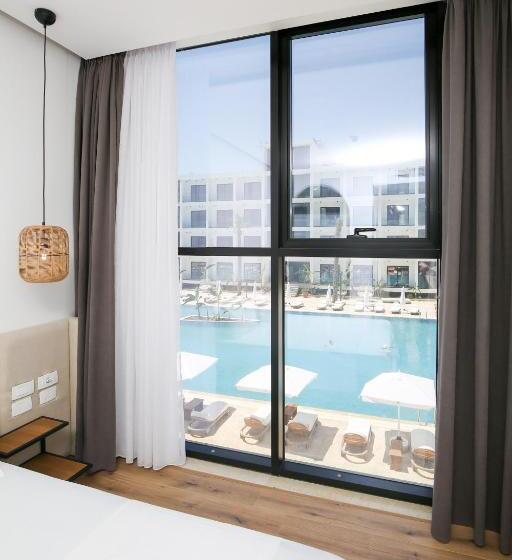 Номер Deluxe, Oricon Coast Luxury Resort