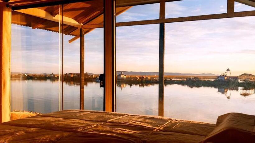 Suite with lake view, Los Uros Lago Titicaca