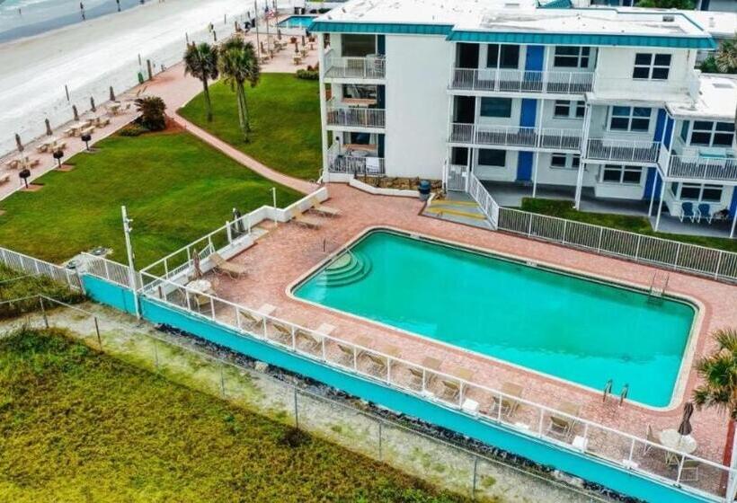 آپارتمان 1 خوابه با بالکن, Oceanfront Escape With Balcony And Heated Salt Water Pool Sleeps 4