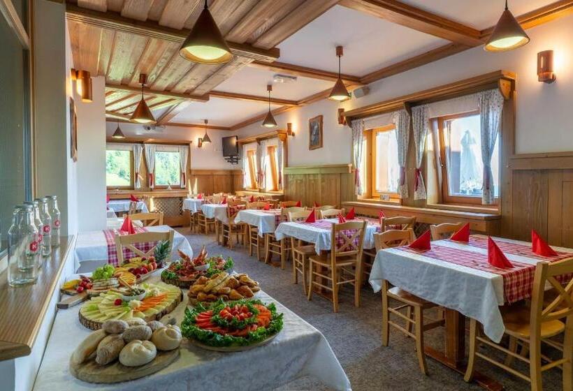 اتاق استاندارد چهارنفره با بالکن, Krvavec