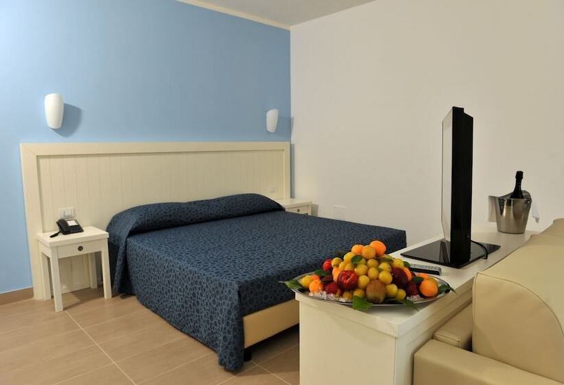 Номер Стандарт Трехместный, Toccacielo Hotel Village