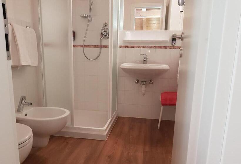 Четырехместный Номер Стандарт, Villa Adria B&b