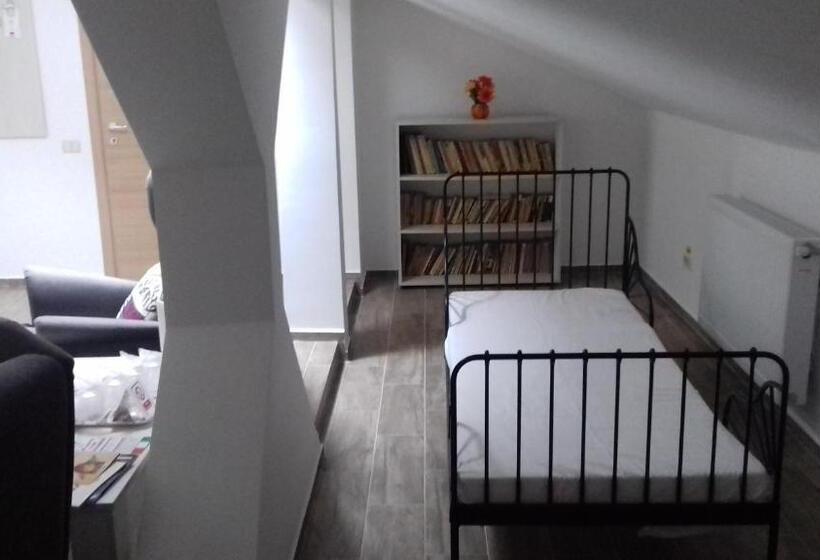 اتاق استاندارد سه نفره, Nova Residence 2