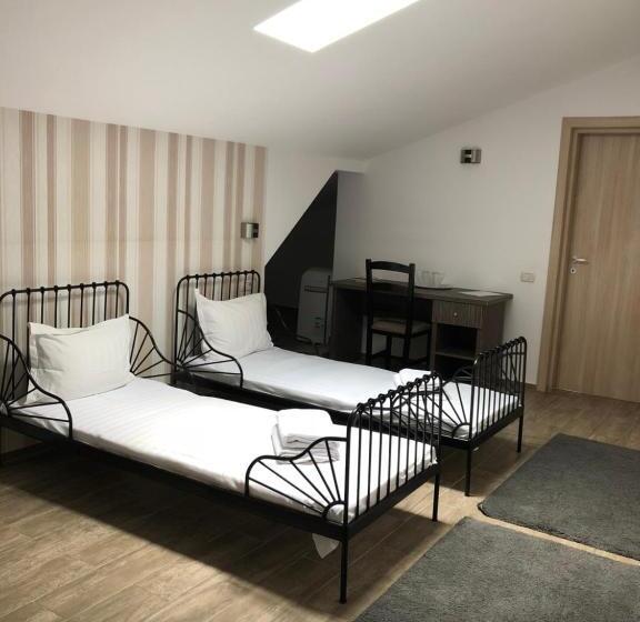 اتاق استاندارد سه نفره, Nova Residence 2