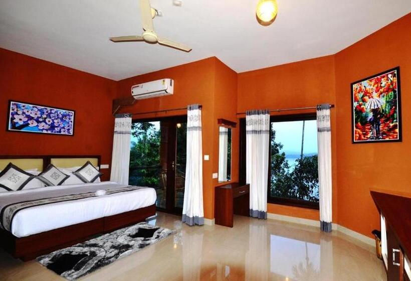 스탠다드 트리플 룸, Room In Guest Room   Lakerose Wayanad Resort   Lake View
