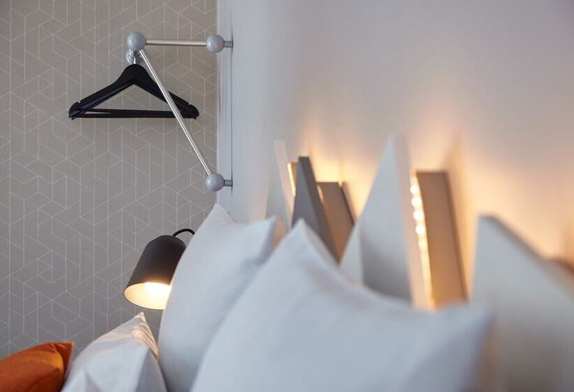 Номер Superior, Holiday Inn   The Niu, Hub Dusseldorf Messe, An Ihg