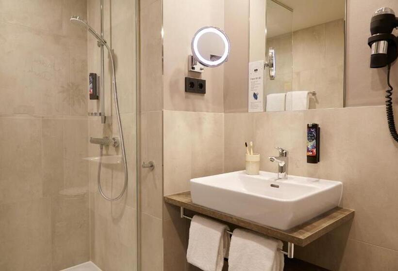 Номер Superior, Holiday Inn   The Niu, Hub Dusseldorf Messe, An Ihg