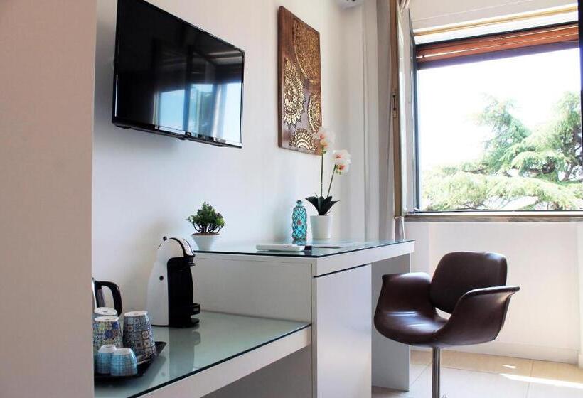 سوییت جونیور لوکس, Baris Suite Station