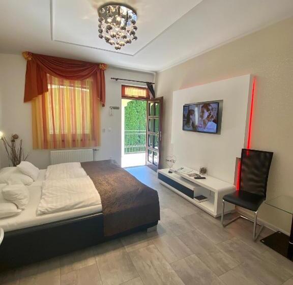 اتاق لوکس با بالکن, Bajor Panzió Bük Bükfürdő, Adults Friendly 12 Plus